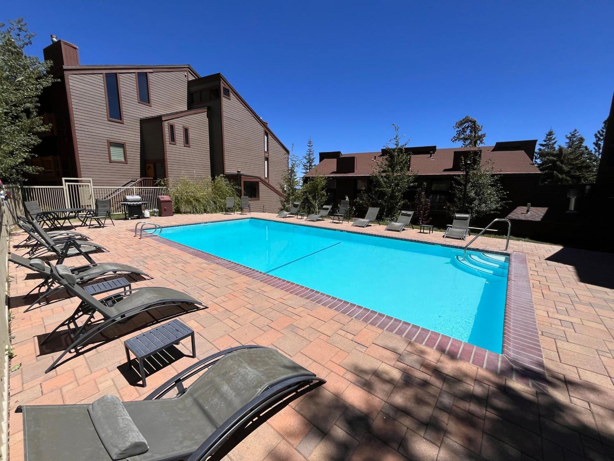Tastefully Remodeled Condo At Mammoth Ski & Racquet Club, Hot Tub, Garage, 10 Min Walk To Ski Lifts Маммот-Лейкс Екстер'єр фото
