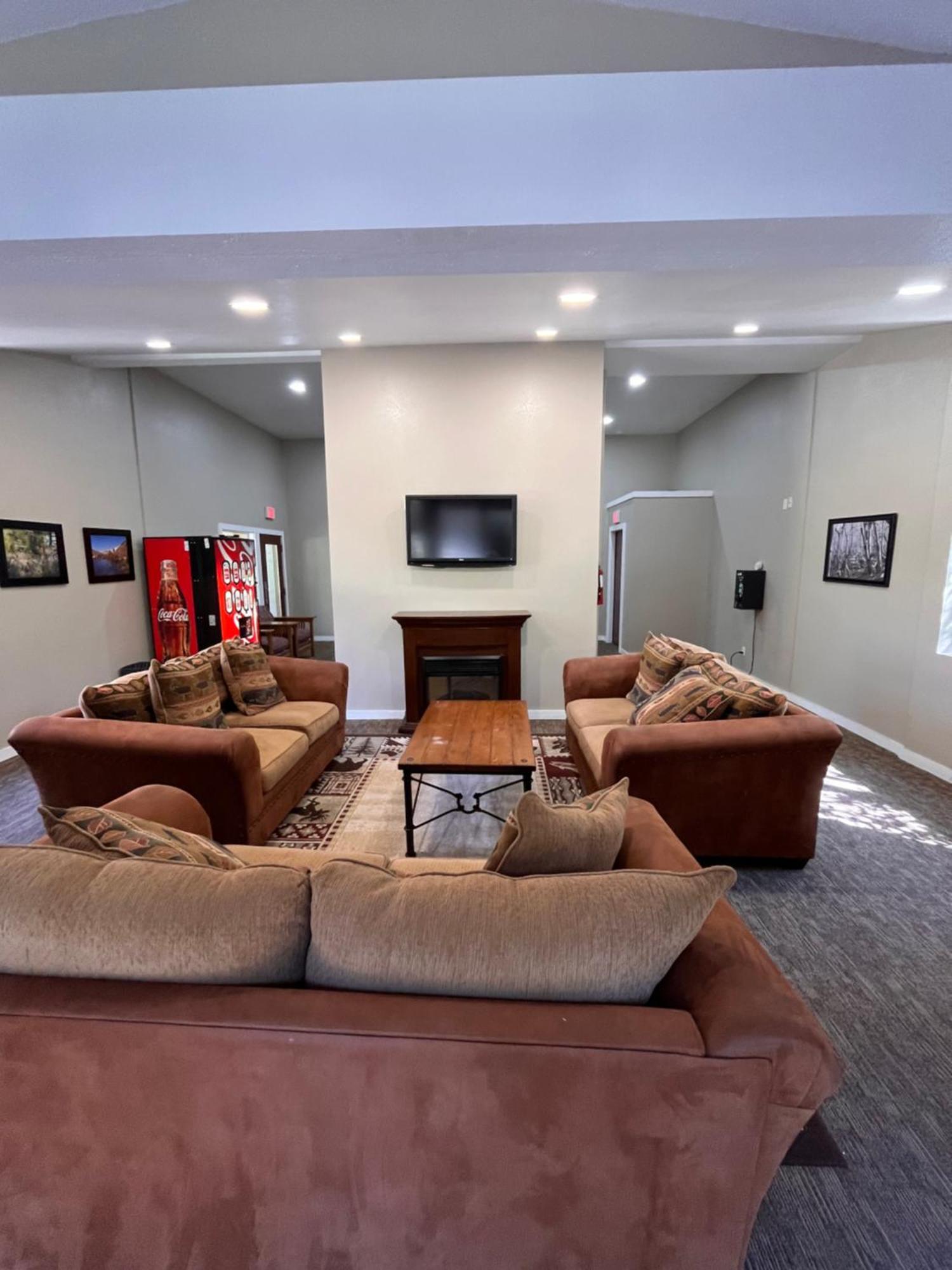 Tastefully Remodeled Condo At Mammoth Ski & Racquet Club, Hot Tub, Garage, 10 Min Walk To Ski Lifts Маммот-Лейкс Екстер'єр фото