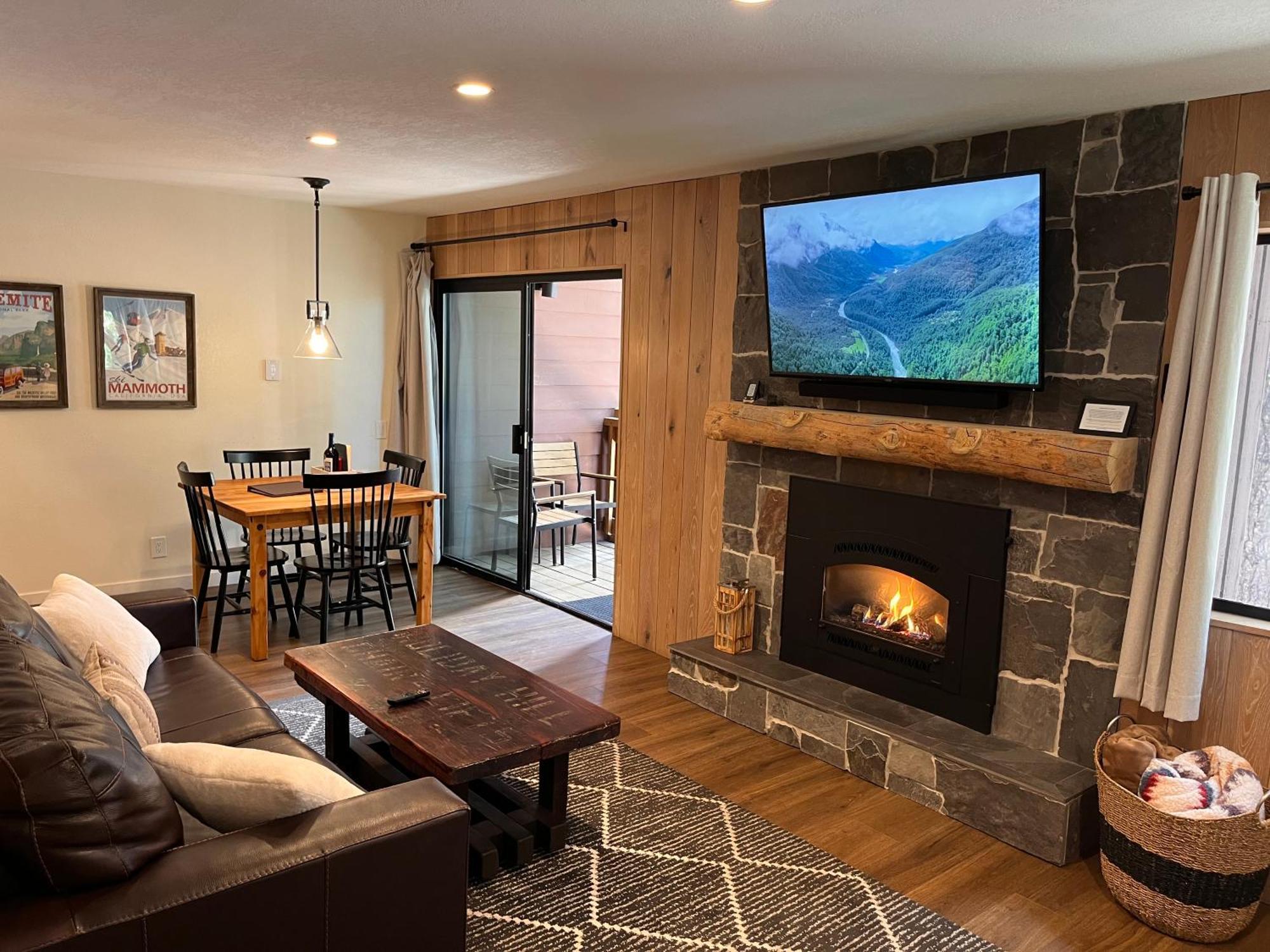 Tastefully Remodeled Condo At Mammoth Ski & Racquet Club, Hot Tub, Garage, 10 Min Walk To Ski Lifts Маммот-Лейкс Екстер'єр фото