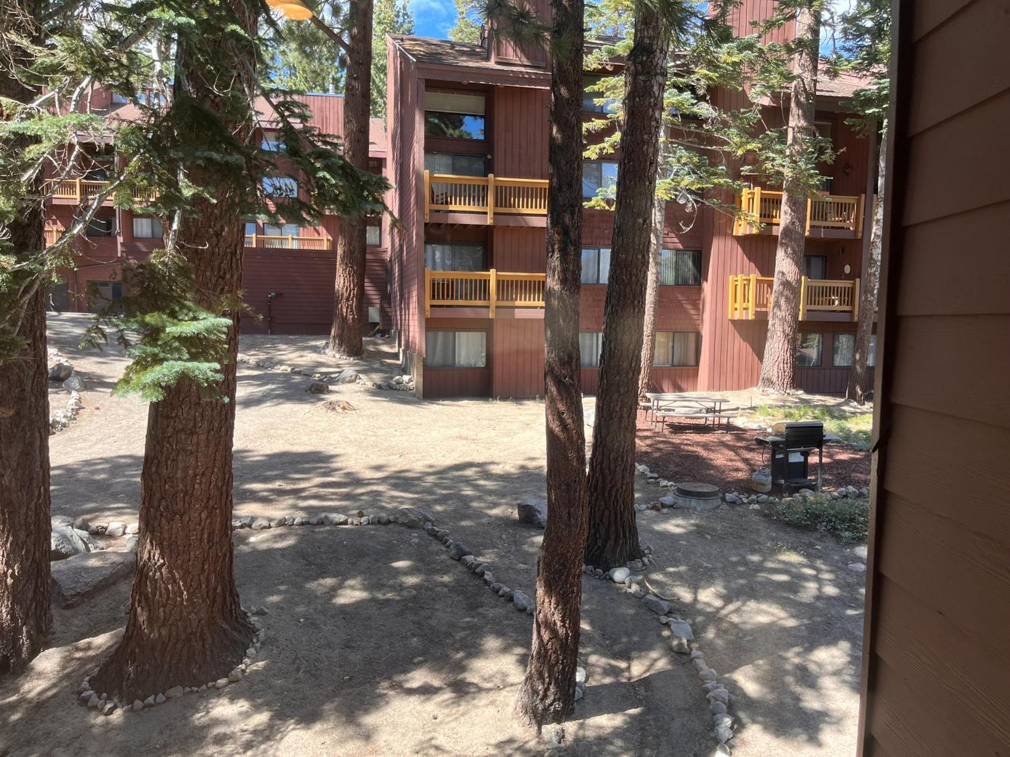 Tastefully Remodeled Condo At Mammoth Ski & Racquet Club, Hot Tub, Garage, 10 Min Walk To Ski Lifts Маммот-Лейкс Екстер'єр фото