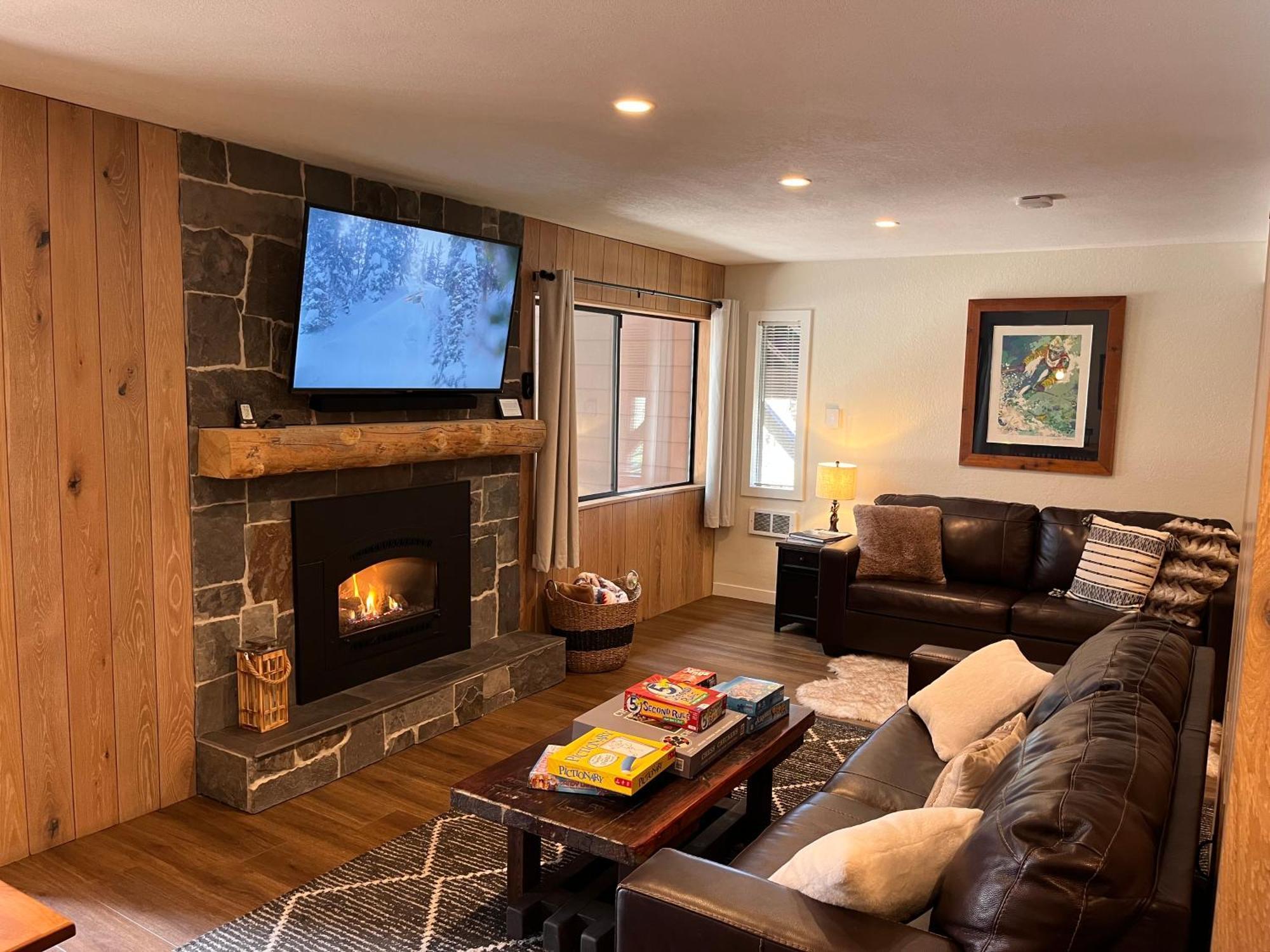 Tastefully Remodeled Condo At Mammoth Ski & Racquet Club, Hot Tub, Garage, 10 Min Walk To Ski Lifts Маммот-Лейкс Екстер'єр фото
