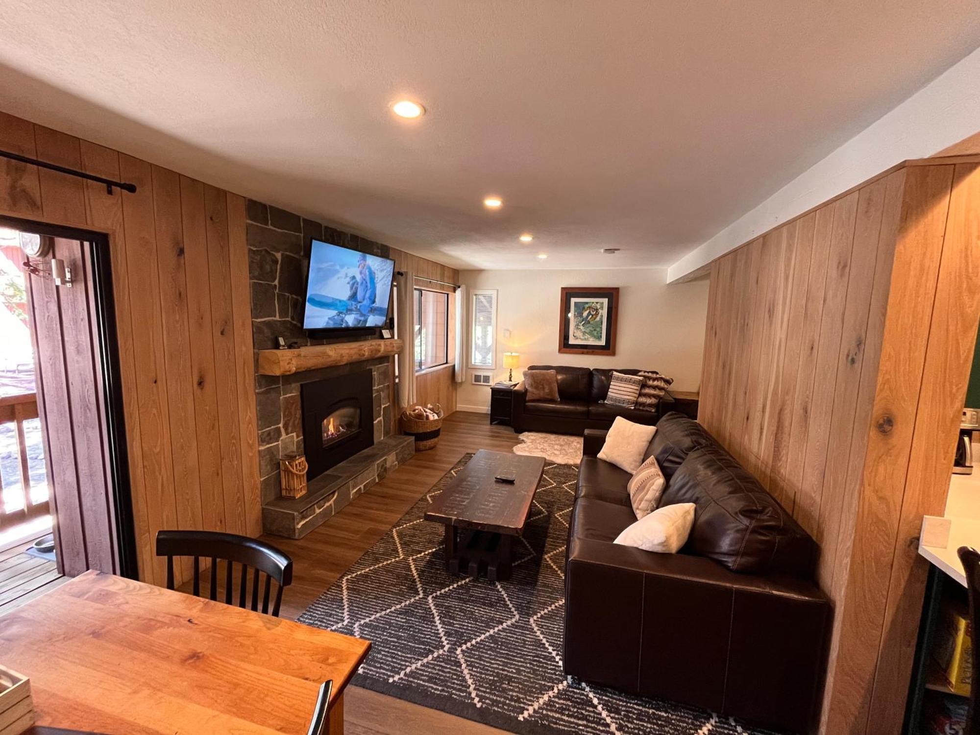 Tastefully Remodeled Condo At Mammoth Ski & Racquet Club, Hot Tub, Garage, 10 Min Walk To Ski Lifts Маммот-Лейкс Екстер'єр фото